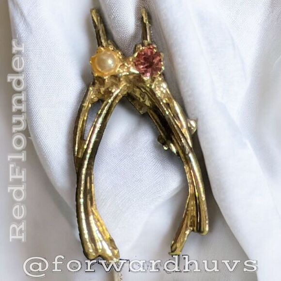 Bundle Sale 3 for $15 | Vintage Wishbone Shaped | Gold Tone Brooch - Picture 4 of 9